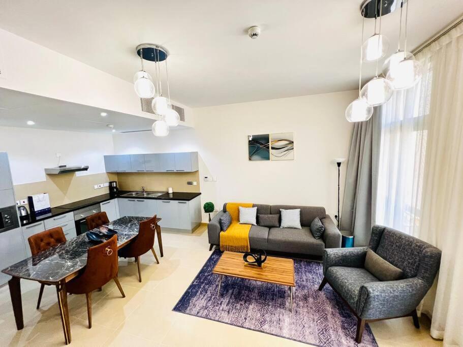 One Bedroom Muscatbay Apartment *