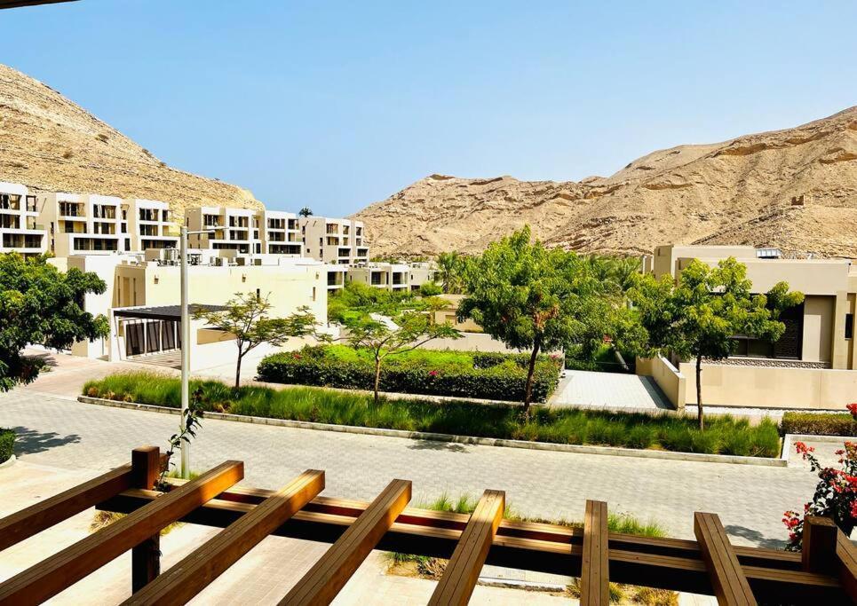 One Bedroom Muscatbay Apartment *
